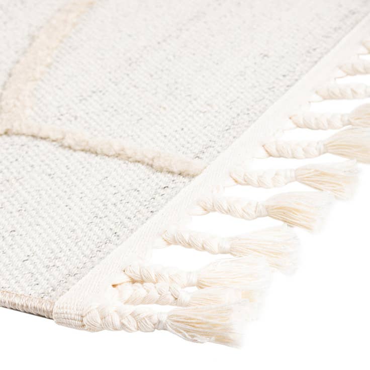 Detail image of 5' x 7' 7 Easy-Clean Indoor / Outdoor Rug