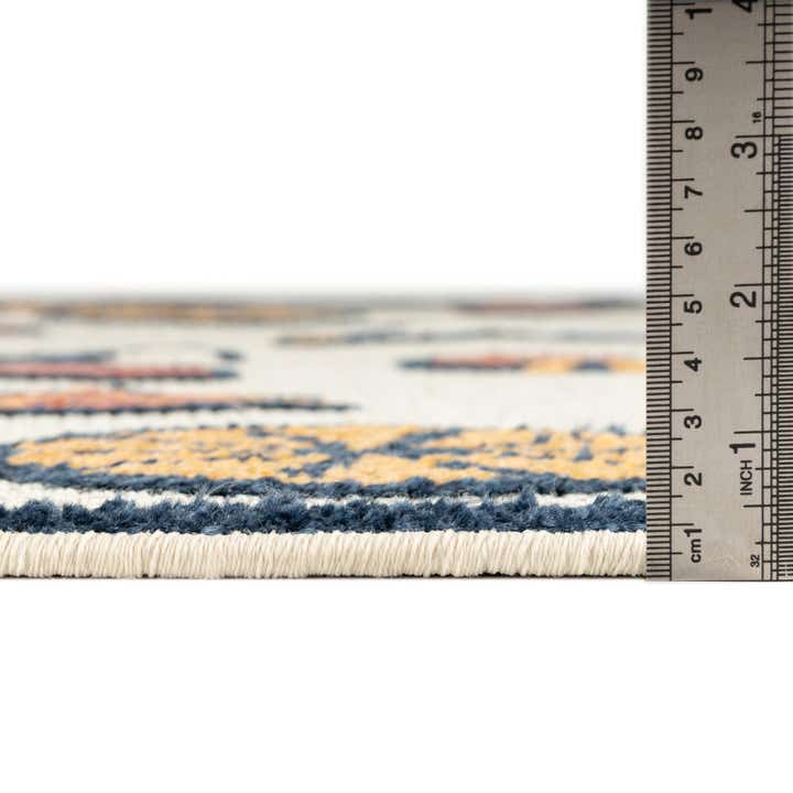5' x 7' 7 Easy-Clean Indoor / Outdoor Rug