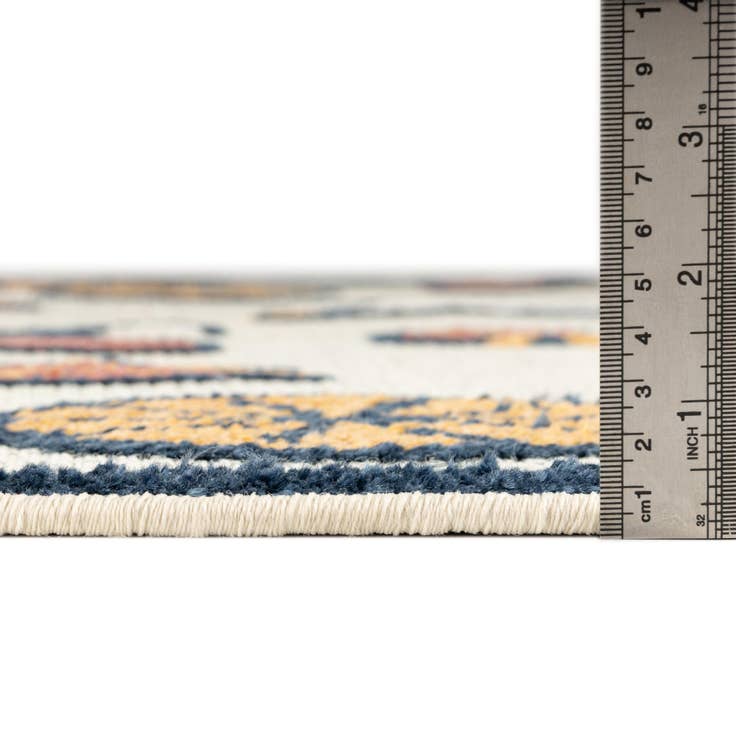 Detail image of 5' x 7' 7 Easy-Clean Indoor / Outdoor Rug