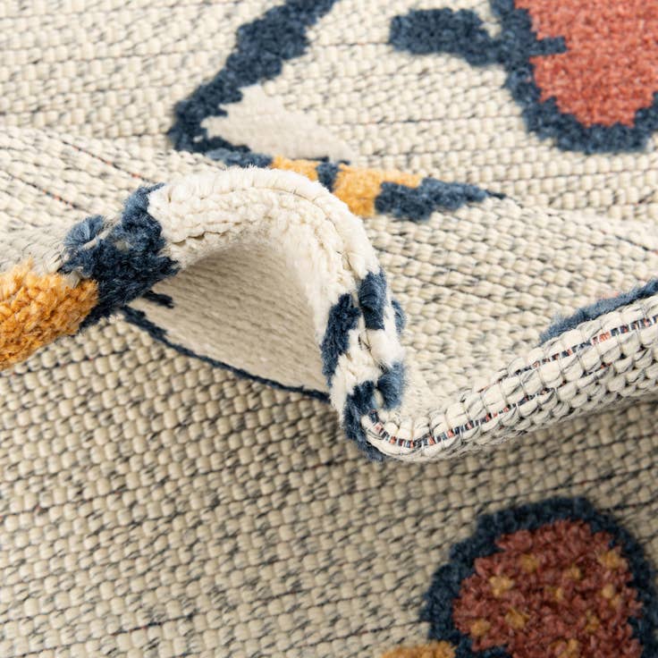 Detail image of 5' x 7' 7 Easy-Clean Indoor / Outdoor Rug