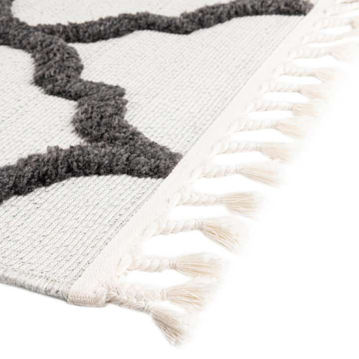 5' 3 x 7' 7 Easy-Clean Indoor / Outdoor Rug