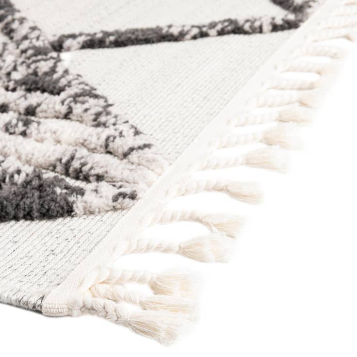 Detail image of 5' 3 x 7' 7 Easy-Clean Indoor / Outdoor Rug