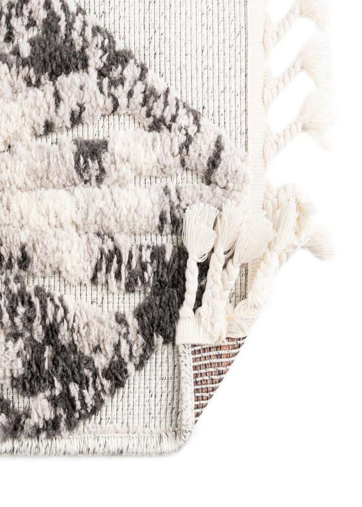 5' 3 x 7' 7 Easy-Clean Indoor / Outdoor Rug