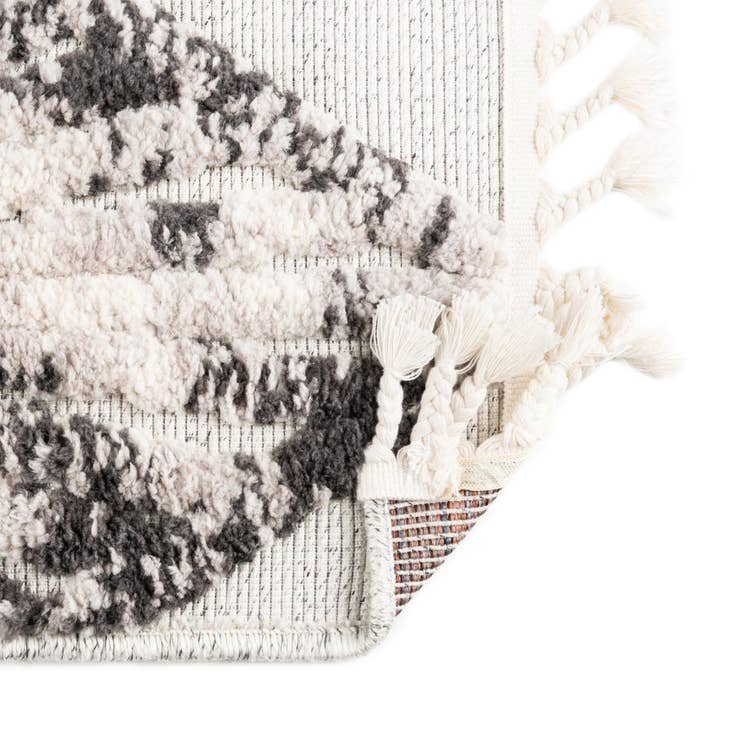 Detail image of 5' 3 x 7' 7 Easy-Clean Indoor / Outdoor Rug