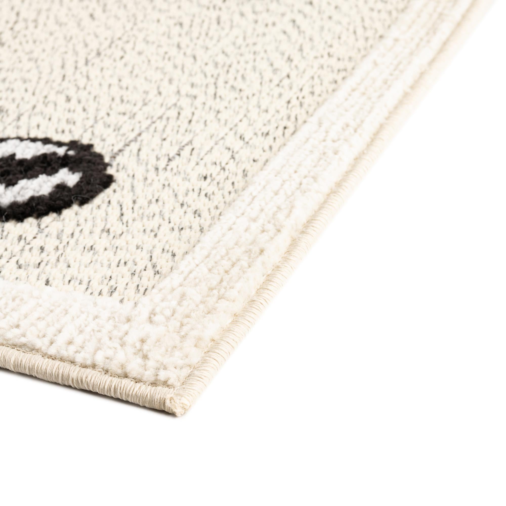 5' 3 x 7' 7 Easy-Clean Indoor / Outdoor Rug