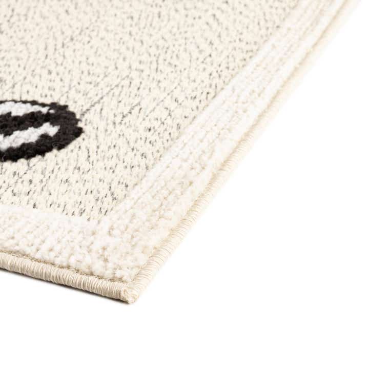 5' 3 x 7' 7 Easy-Clean Indoor / Outdoor Rug