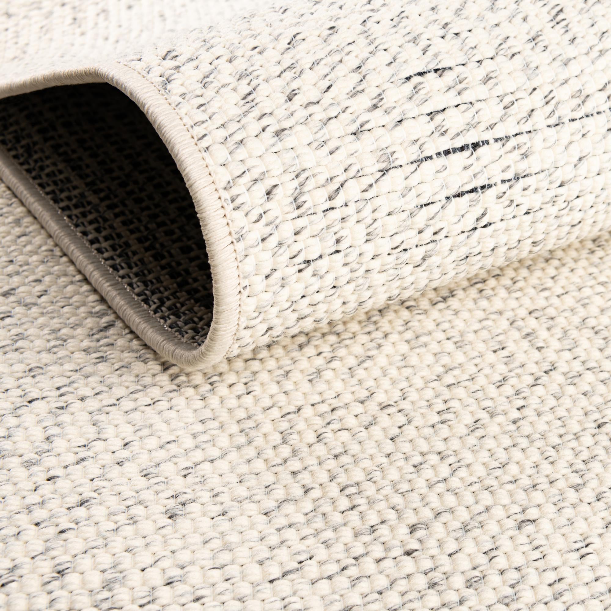 5' 3 x 7' 7 Easy-Clean Indoor / Outdoor Rug