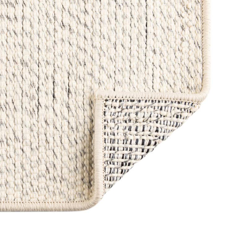 Detail image of 5' 3 x 7' 7 Easy-Clean Indoor / Outdoor Rug