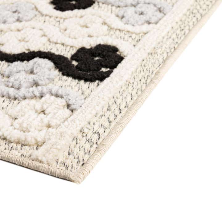 5' 3 x 7' 7 Easy-Clean Indoor / Outdoor Rug