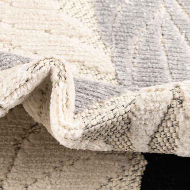 5' 3 x 7' 7 Easy-Clean Indoor / Outdoor Rug