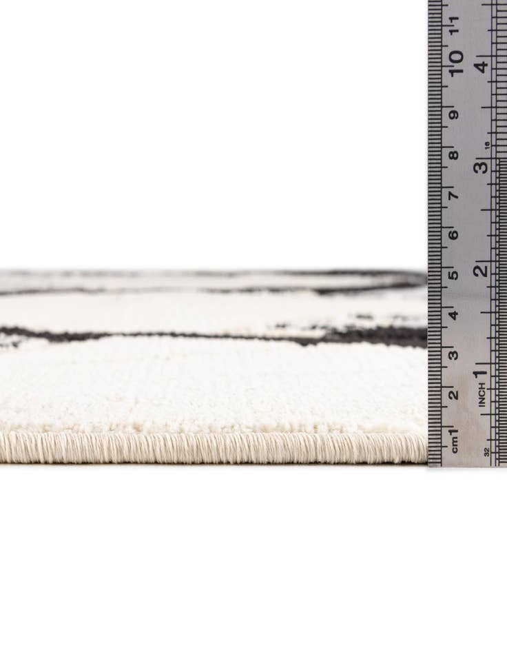 Detail image of 5' 3 x 7' 7 Easy-Clean Indoor / Outdoor Rug