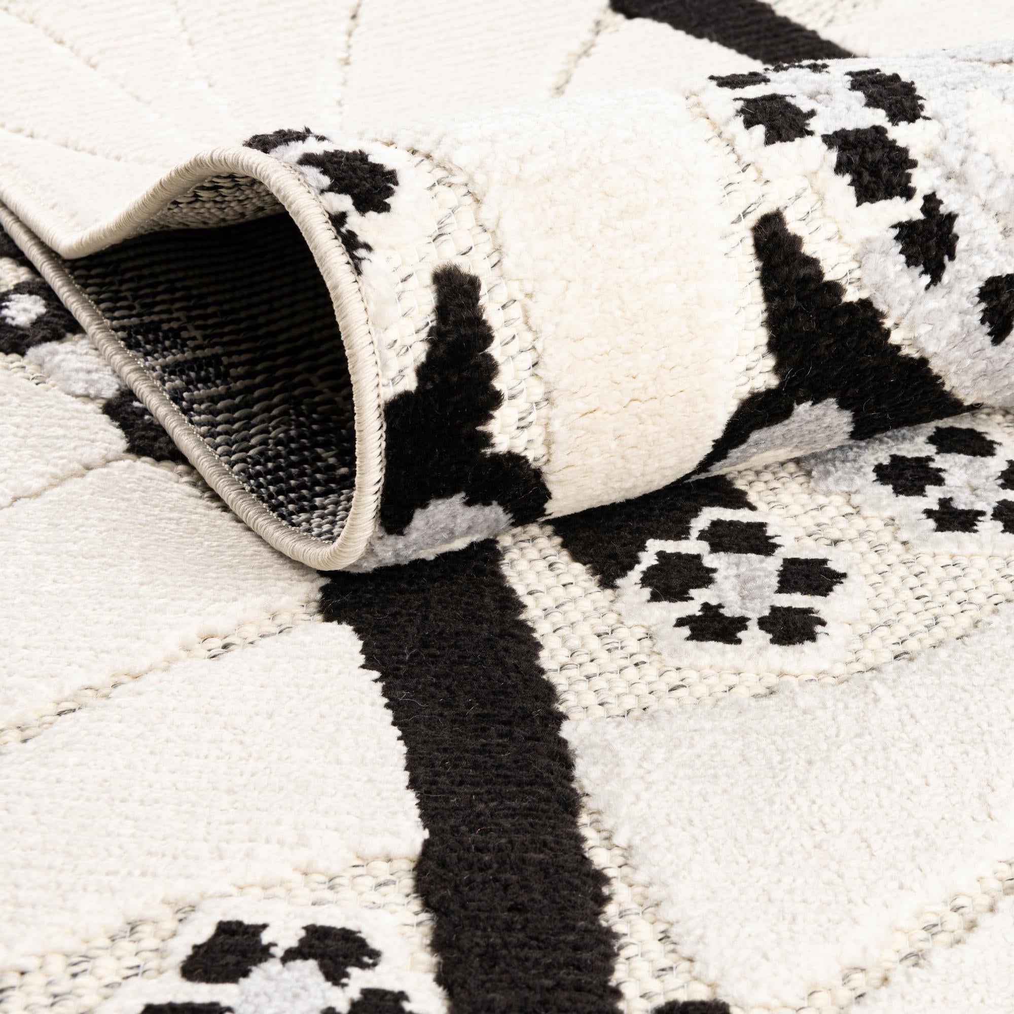 5' 3 x 7' 7 Easy-Clean Indoor / Outdoor Rug
