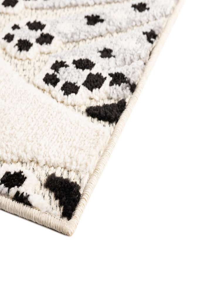 5' 3 x 7' 7 Easy-Clean Indoor / Outdoor Rug