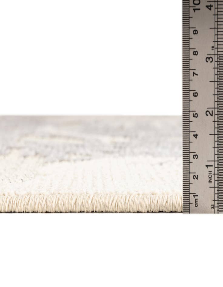 Detail image of 5' 3 x 7' 7 Easy-Clean Indoor / Outdoor Rug