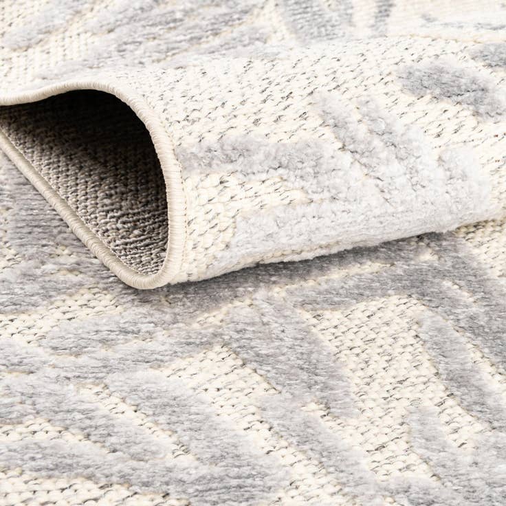 Detail image of 5' 3 x 7' 7 Easy-Clean Indoor / Outdoor Rug