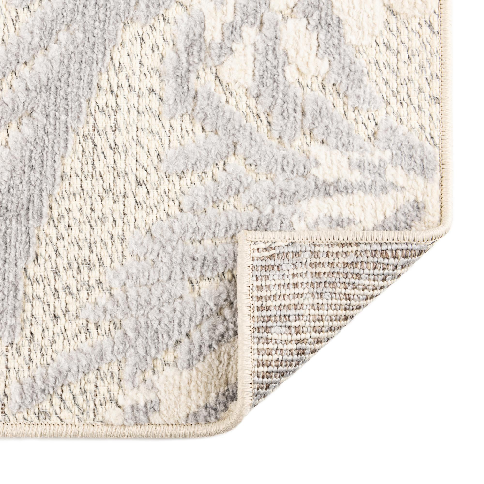 5' 3 x 7' 7 Easy-Clean Indoor / Outdoor Rug