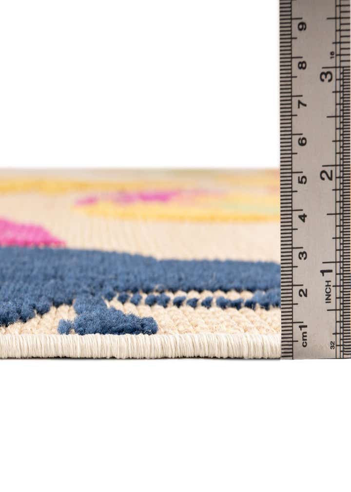 5' 3 x 7' 7 Easy-Clean Indoor / Outdoor Rug