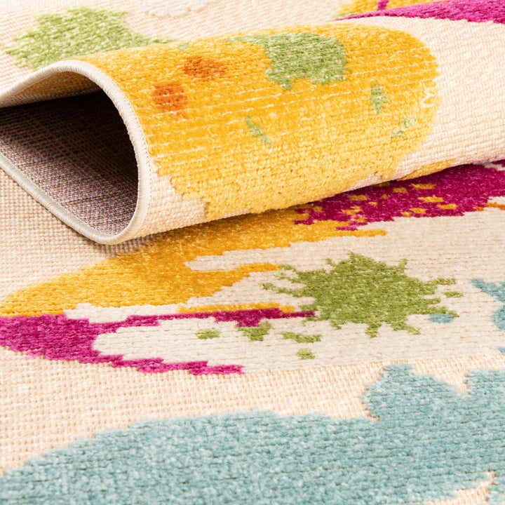 5' 3 x 7' 7 Easy-Clean Indoor / Outdoor Rug