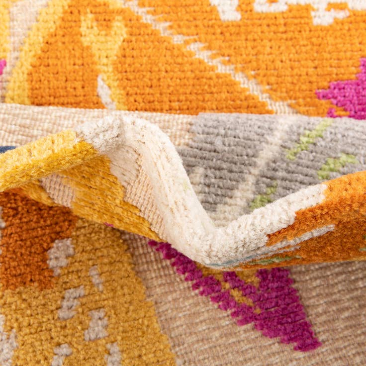 Detail image of 5' 3 x 7' 7 Easy-Clean Indoor / Outdoor Rug