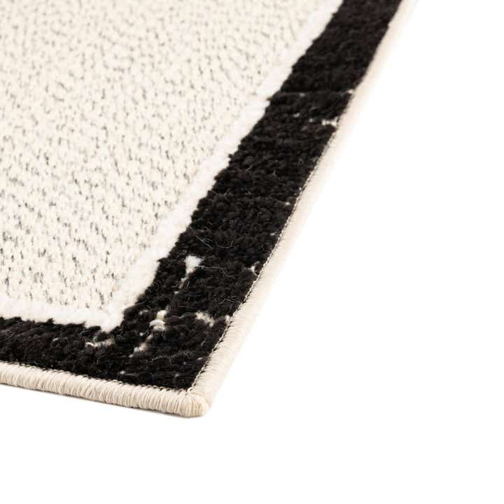 5' 3 x 7' 7 Easy-Clean Indoor / Outdoor Rug