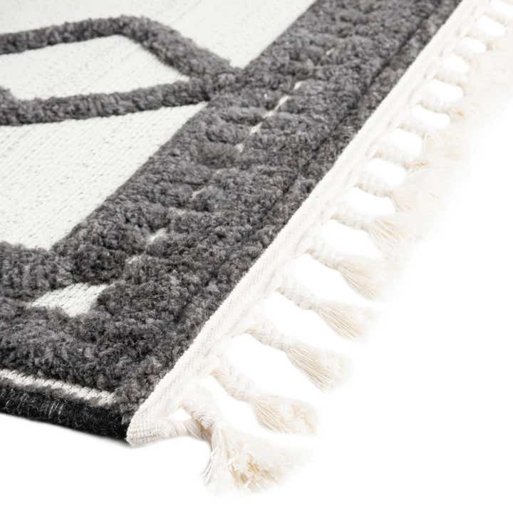 5' 3 x 7' 7 Easy-Clean Indoor / Outdoor Rug