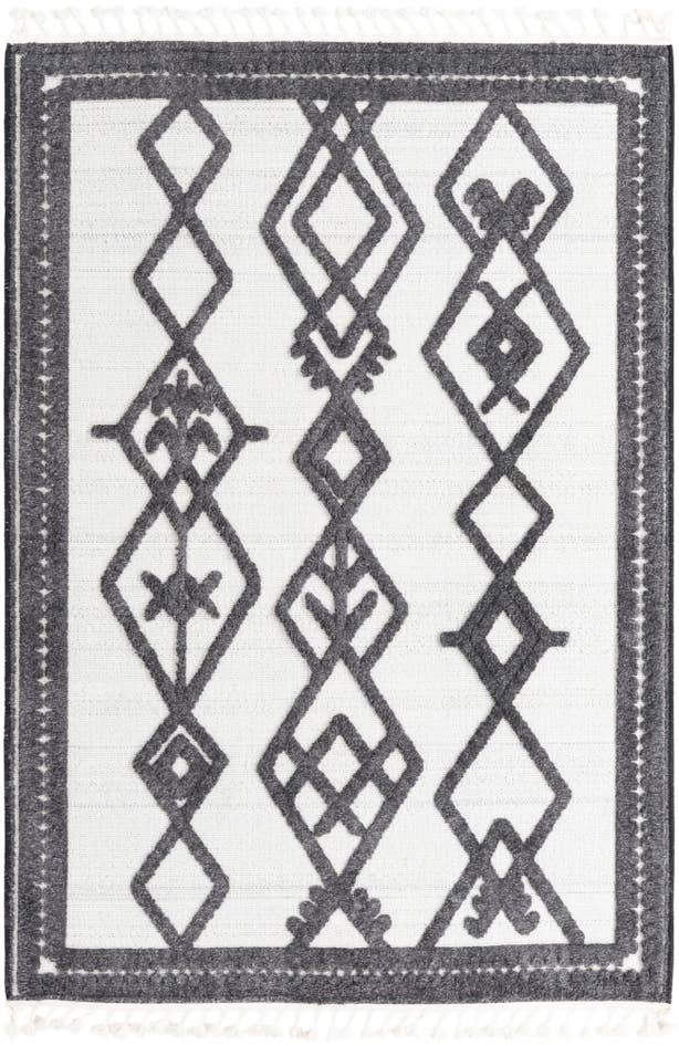 Detail image of 5' 3 x 7' 7 Easy-Clean Indoor / Outdoor Rug
