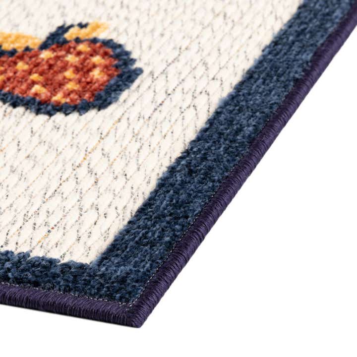 5' x 7' 7 Easy-Clean Indoor / Outdoor Rug