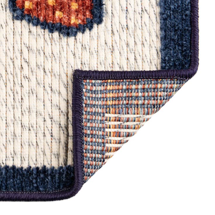 Detail image of 5' x 7' 7 Easy-Clean Indoor / Outdoor Rug