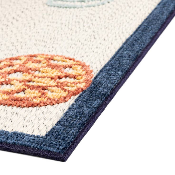 Detail image of 5' x 7' 7 Easy-Clean Indoor / Outdoor Rug
