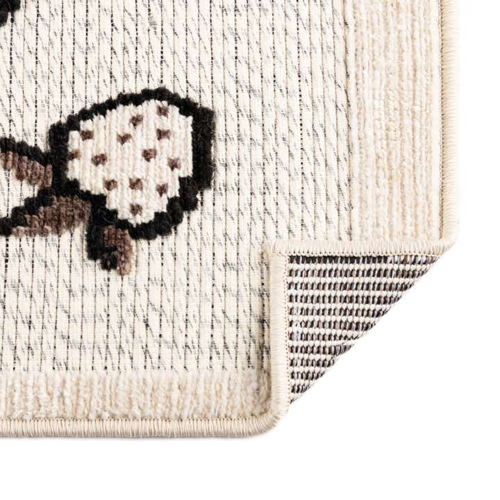 5' x 7' 7 Easy-Clean Indoor / Outdoor Rug