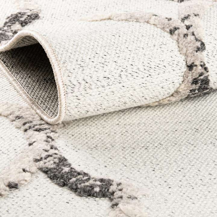 5' 3 x 7' 7 Easy-Clean Indoor / Outdoor Rug