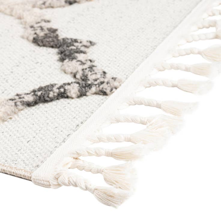 Detail image of 5' 3 x 7' 7 Easy-Clean Indoor / Outdoor Rug