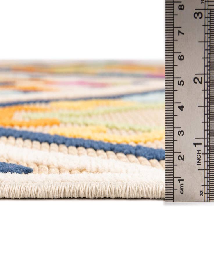 Detail image of 7' 3 x 9' 10  Washable  Indoor / Outdoor Rug