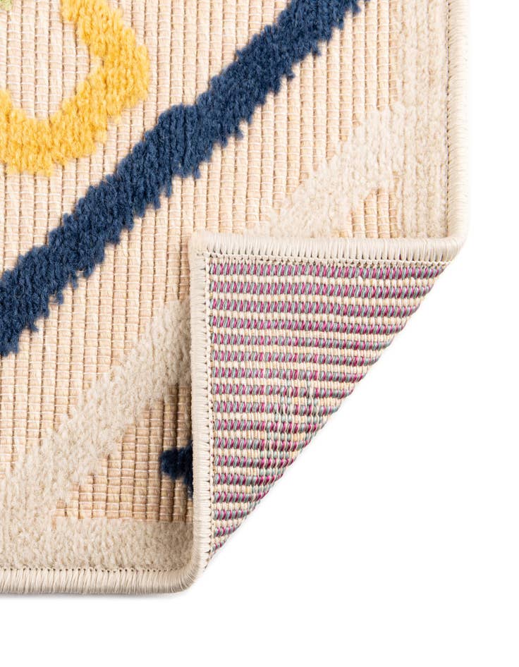 Detail image of 7' 3 x 9' 10  Washable  Indoor / Outdoor Rug