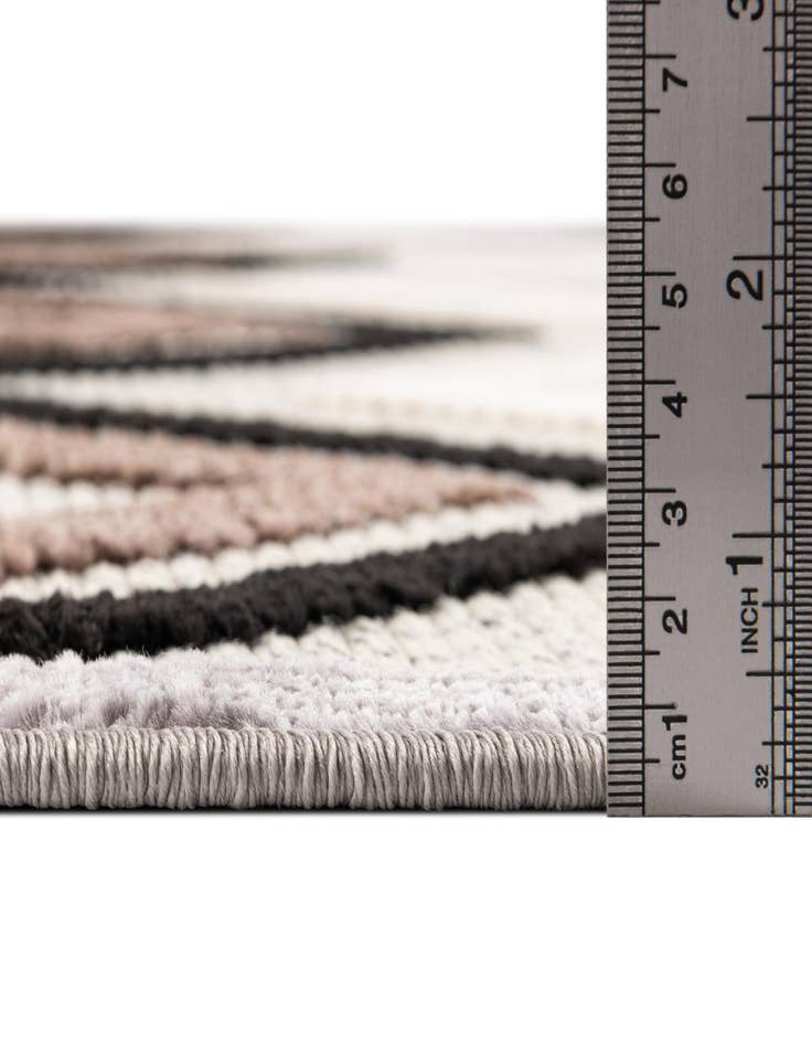 Detail image of 5' x 7' 7 Easy-Clean Indoor / Outdoor Rug