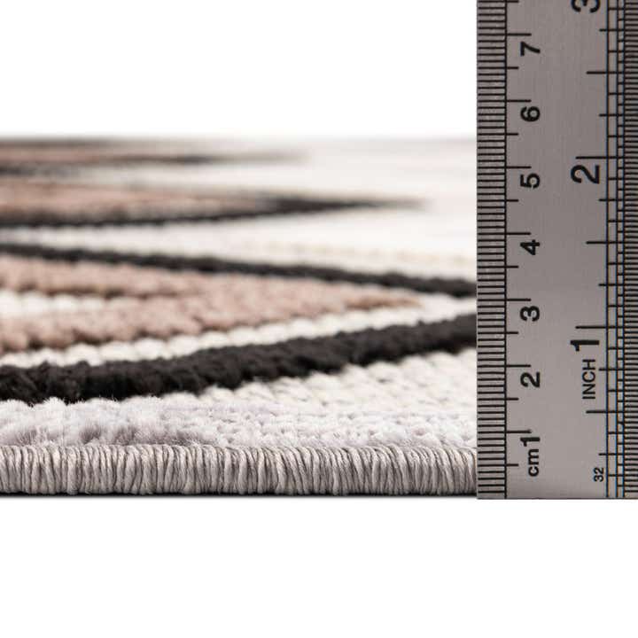 5' x 7' 7 Easy-Clean Indoor / Outdoor Rug