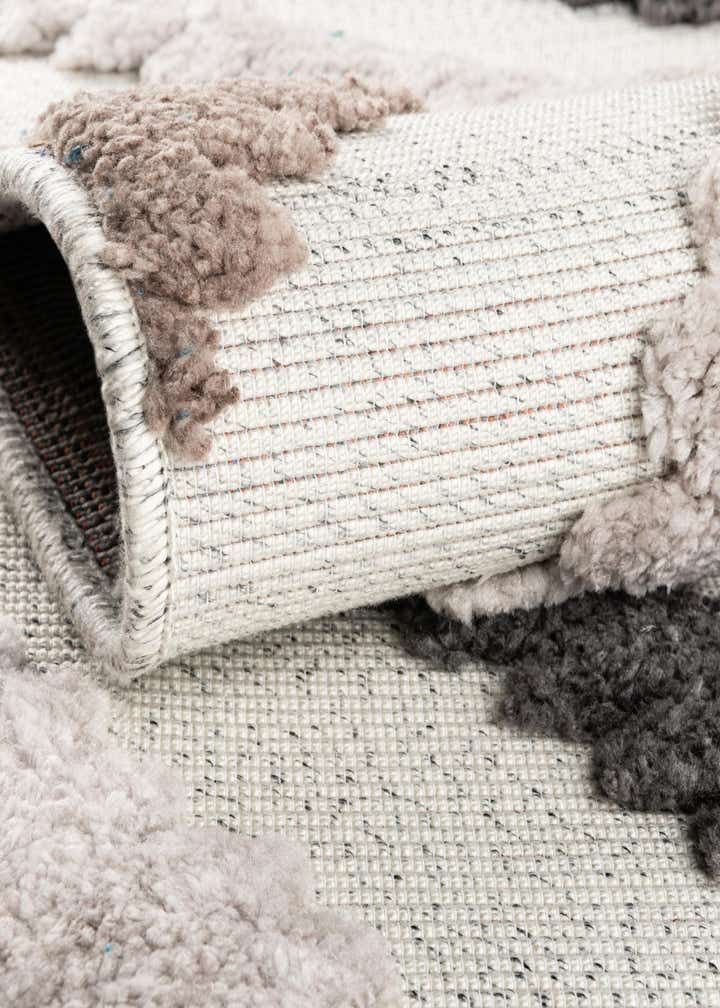 5' 3 x 7' 7 Easy-Clean Indoor / Outdoor Rug