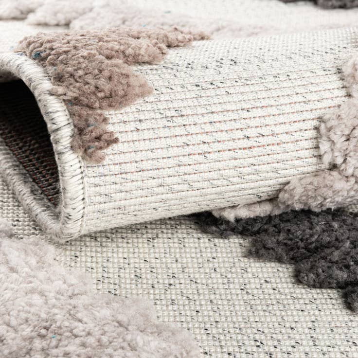 Detail image of 5' 3 x 7' 7 Easy-Clean Indoor / Outdoor Rug