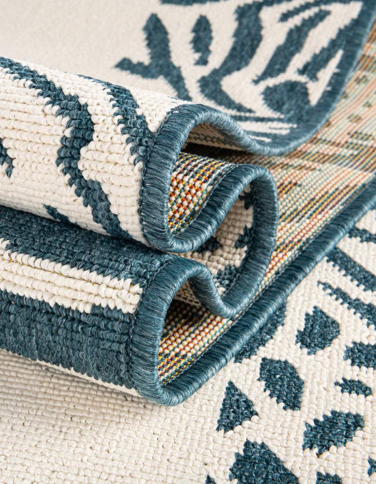Detail image of 9' x 12' Easy-Clean Safari Indoor / Outdoor Rug