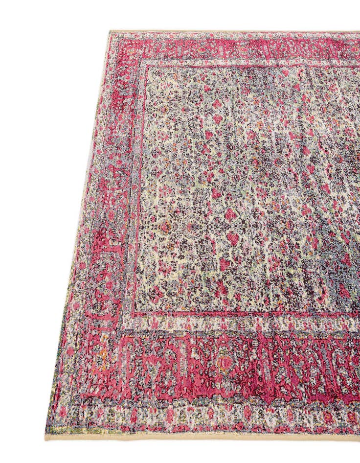 Detail image of 5' 2 x 7' 5  Washable Traditional Indoor / Outdoor Rug
