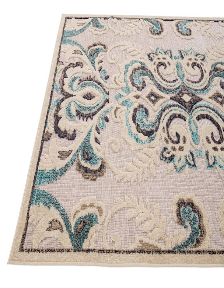 Detail image of 5' x 7' 8 Easy-Clean Traditional Indoor / Outdoor Rug