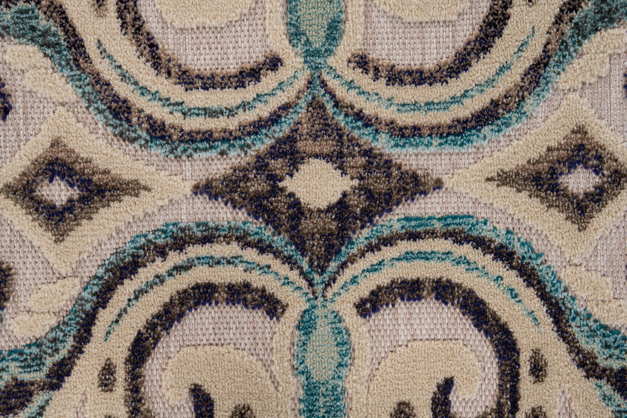 5' x 7' 8 Easy-Clean Traditional Indoor / Outdoor Rug