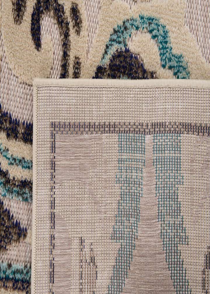 5' x 7' 8 Easy-Clean Traditional Indoor / Outdoor Rug