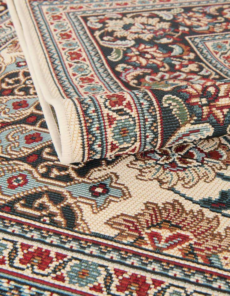 Detail image of 2' x 3' 1 Easy-Clean Traditional Indoor / Outdoor Rug