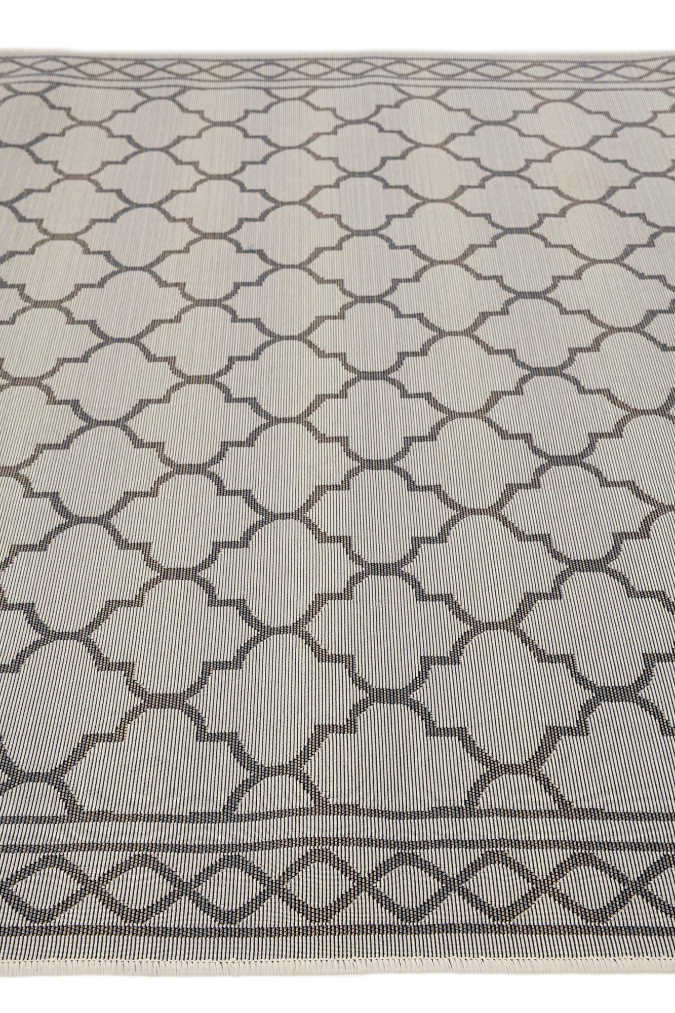 5' 3 x 7' 7 Easy-Clean Trellis Indoor / Outdoor Rug