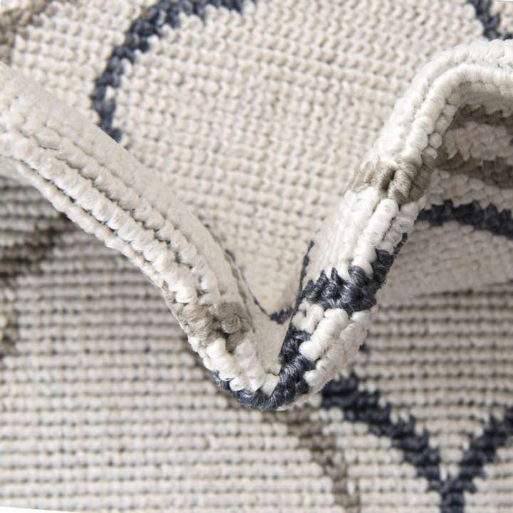 9' x 12' Easy-Clean Trellis Indoor / Outdoor Rug