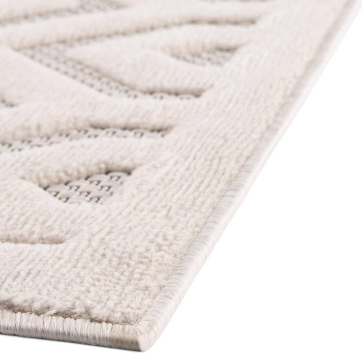Detail image of 9' x 12' Easy-Clean Trellis Textured Indoor / Outdoor Rug