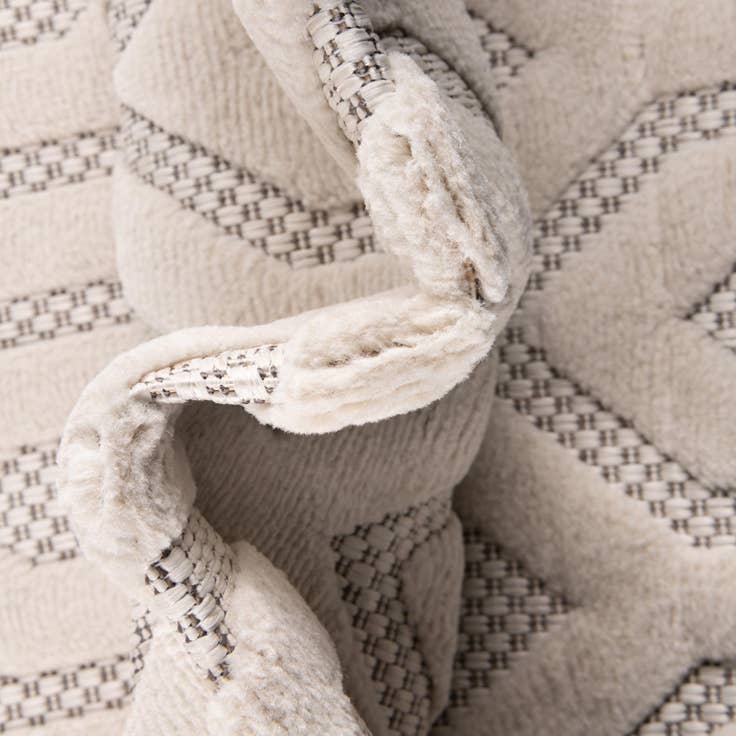 Detail image of 9' x 12' Easy-Clean Trellis Textured Indoor / Outdoor Rug