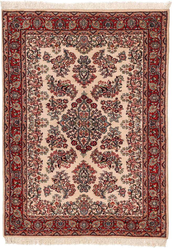 Detail image of 4' 5 x 6' Hand Knotted Sarough Wool Rug