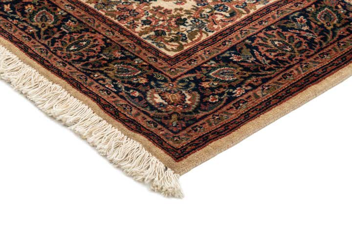 4' x 6' Hand Knotted Sarough Wool Rug